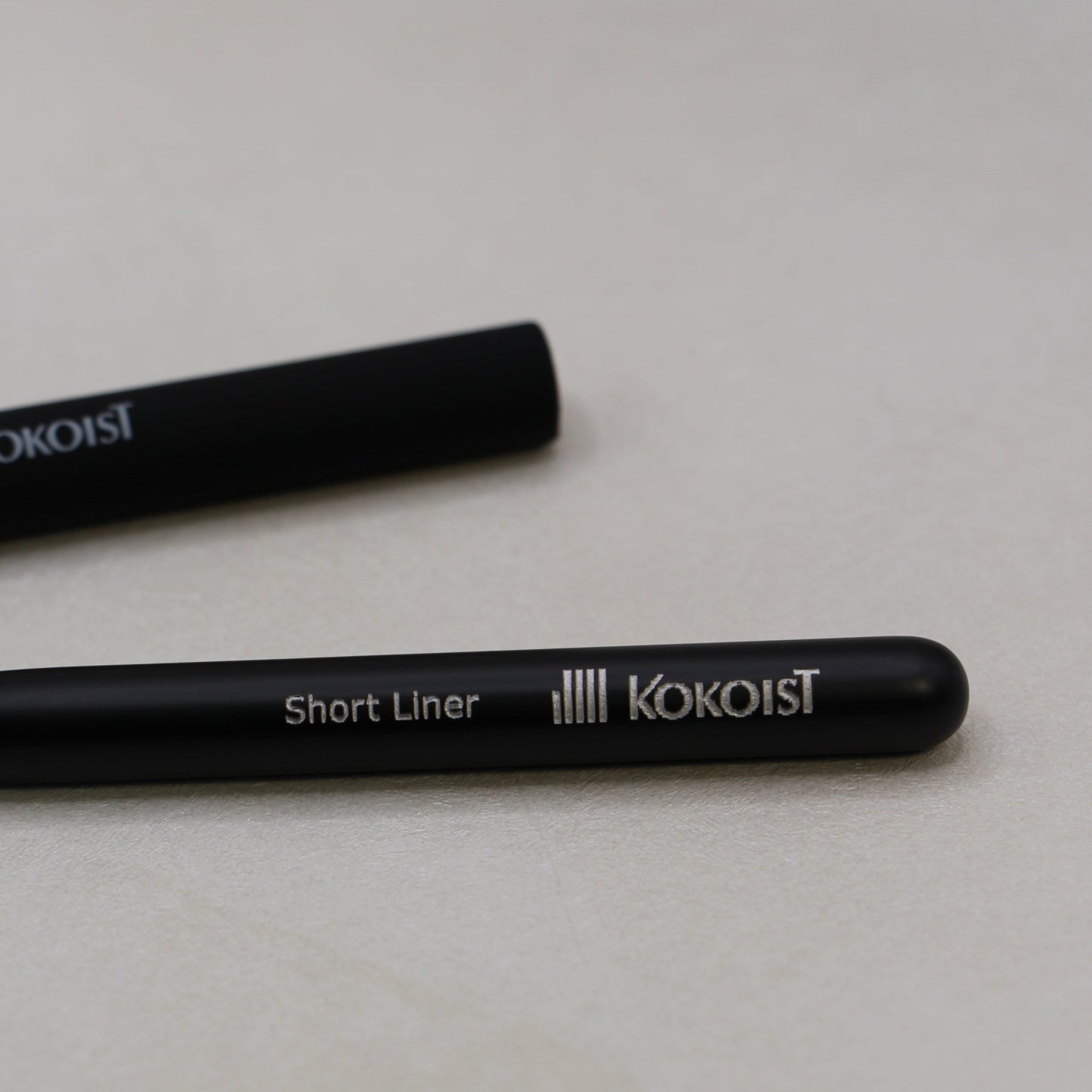 KOKOIST Short Liner Brush